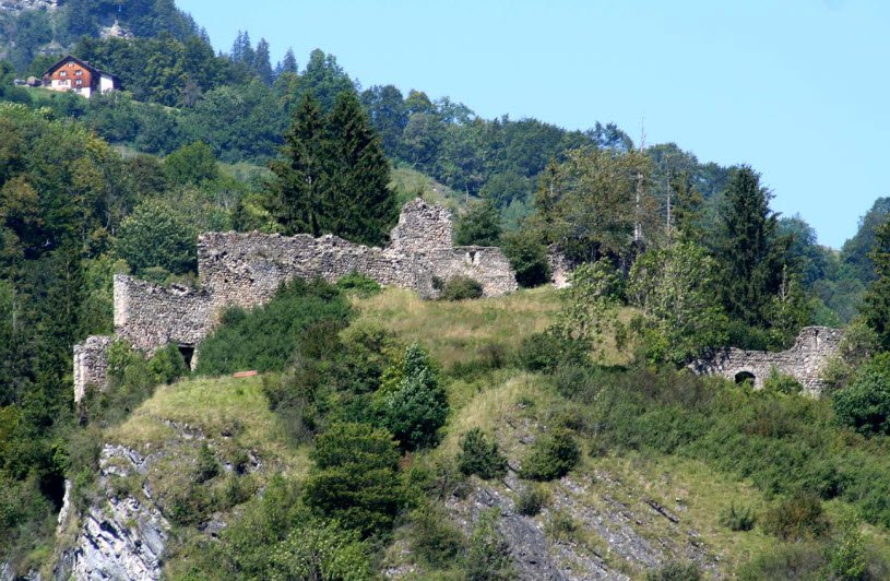Sola Castle Ruins, Mitlödi, Glarus Süd, Switzerland, Switzerland